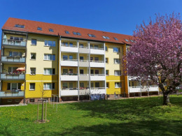 Großer Balkon zum Wohlfühlen