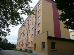 Großzügiges Wohnzimmer mit Balkon!